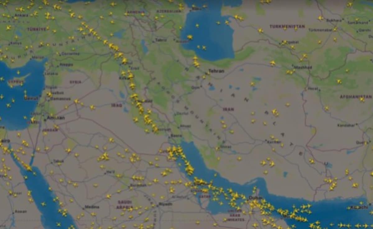 US-इजरायल हमले के बाद कैसे खाली हुआ ईरान का आसमान! मिनटों में गायब हुईं फ्लाइट्स, Video वायरल