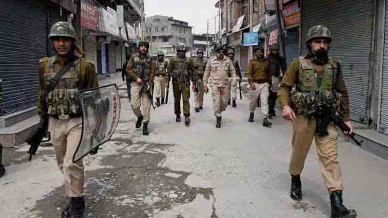 Kashmiri Pandit Employees Sent on Leave After Reported LeT Threat