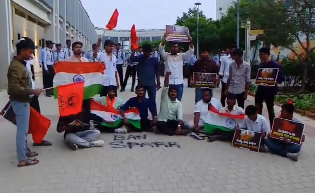 ABVP Alleges Azim Premji University Promoting J&K 'Secession', Stages Protest