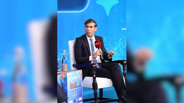 Should You Be Polite To AI? What Rishi Sunak Said And The Science Behind It