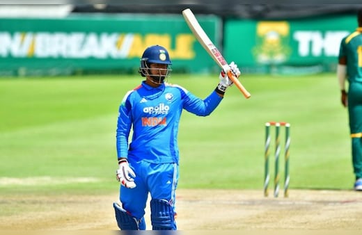 IND U19 vs ENG U19 Final LIVE Score: 7 चौका, 3 छक्का, वैभव सूर्यवंशी ने उड़ाया गर्दा, 32 गेंद पर जमाया पचासा