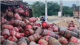 Rajasthan: पुष्कर में LPG सिलेंडरों से भरा ट्रक पलटा, देवनगर पुलिया के पास सुबह-सुबह मचा हड़कंप