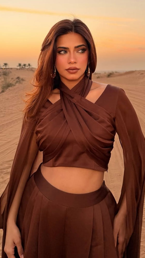 Nagma Mirajkar Oozes Oomph in Chic Outfit