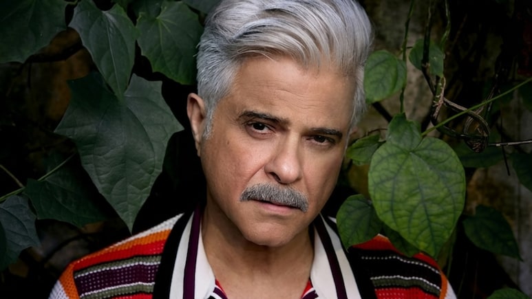 Anil Kapoor Hints At A New Project With His Silver Fox Makeover, Internet Asks, "<i>King Wala</i> Look?"