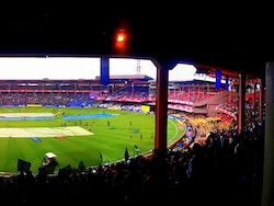 Dozens Of Phones Stolen During Opening IPL Match In Bengaluru