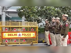 दिल्ली के नांगलोई में दर्दनाक हादसा, अचार की फैक्ट्री में दम घुटने से पिता-पुत्र की मौत 