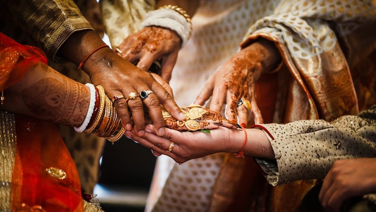 पहले तीन बार गर्भपात, फिर प्रेम विवाह... अब अचानक गायब हो गया प्रेमी युवक, परेशान युवती पहुंची SP ऑफिस