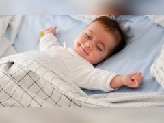 बच्चे नींद में अक्सर मुस्कुराते क्यों हैं? जान लीजिए इसकी साइंटिफिक वजह