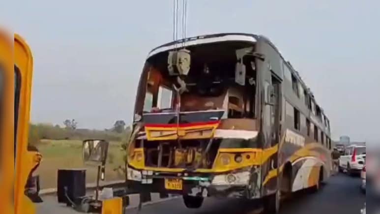 पंजाब से बिहार जा रही डबल डेकर बस लखनऊ में पलटी, हादसे में 5 लोगों की मौत, 16 घायल