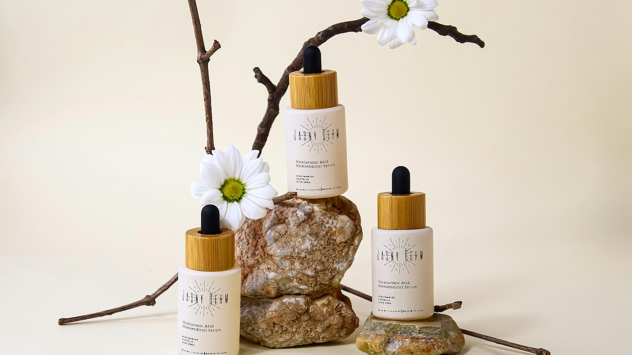 How to Use Hair Serum Without Greasy Hair: 10 Common Mistakes to Avoid How to Use Hair Serum Without Greasy Hair: 10 Common Mistakes to Avoid