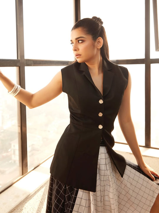Mithila Palkar’s Chic Black Look