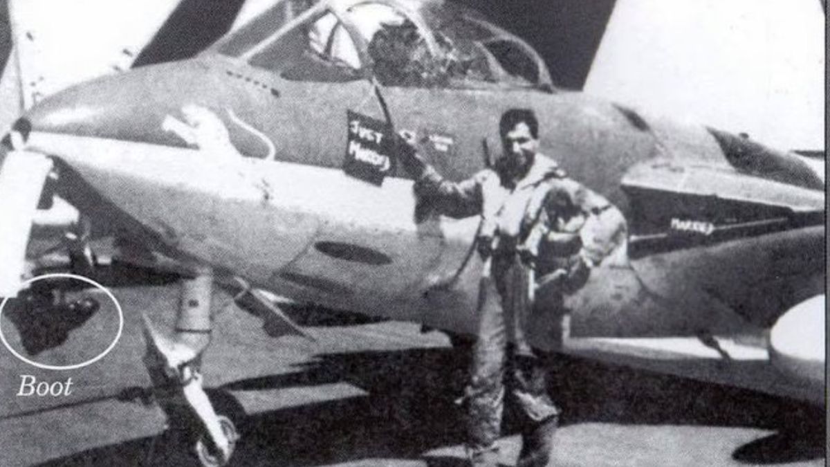 How An Indian Navy Sea Hawk Flew A Groom To His Wedding Amid 1965 Indo-Pak Tensions
