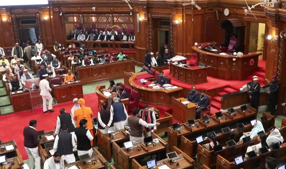 UP Budget 2026: पुलिस विभाग में 19 हजार भर्तियां और 23 हजार छात्रों को मुफ्त कोचिंग, यूपी बजट में बड़े ऐलान