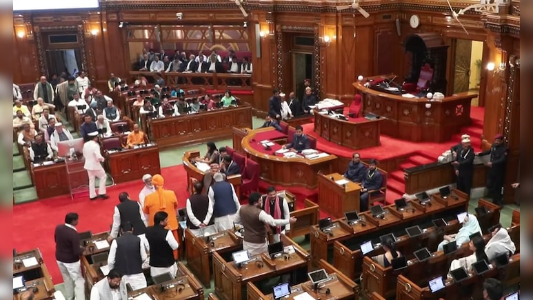 UP Budget 2026: पुलिस विभाग में 19 हजार भर्तियां और 23 हजार छात्रों को मुफ्त कोचिंग, यूपी बजट में बड़े ऐलान