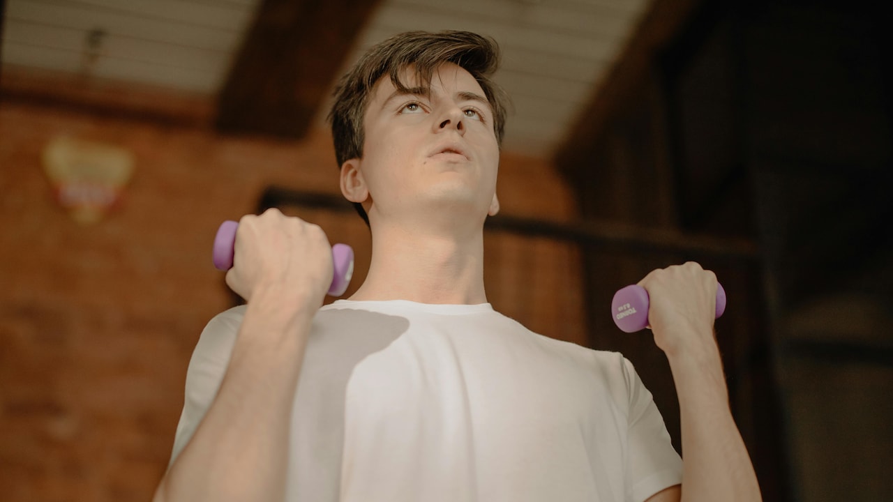 Quick-Dry Gym T-Shirts for Men with Breathable Fabric Quick-Dry Gym T-Shirts for Men with Breathable Fabric