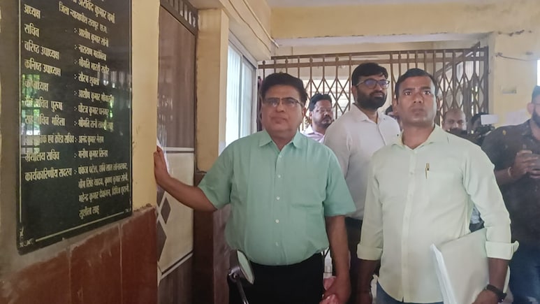 DMF घोटाला: पूर्व IAS अनिल टुटेजा गिरफ्तार, EOW की बड़ी कार्रवाई, कमीशन लेकर अपनों को फायदा पहुंचाने का आरोप