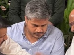 दुख की घड़ी में मिटीं दूरियां? एक ही फ्रेम में चर्चा करते दिखे शरद पवार और दोनों पोते!&nbsp;