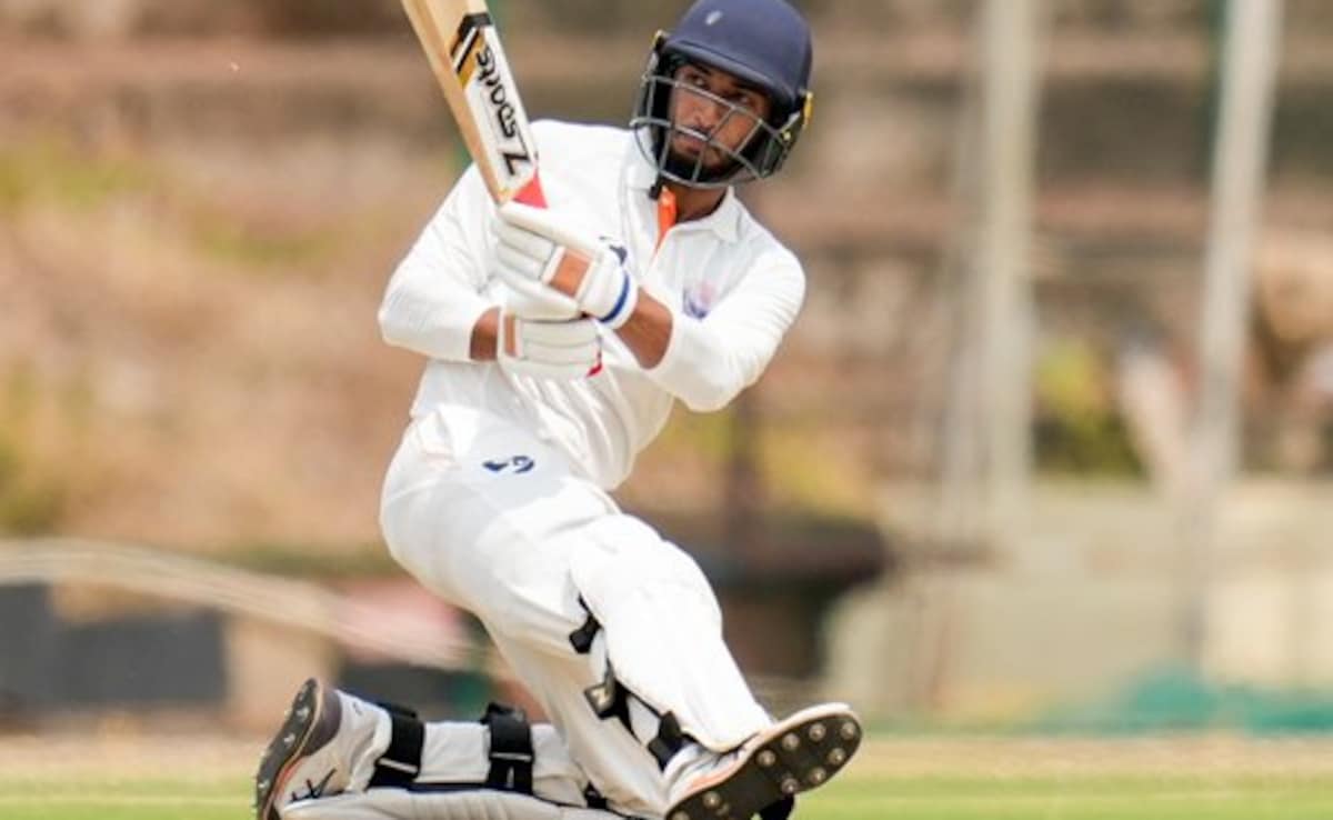 Ton-Up Shubham Pundir, Yawer Hassan Shine As J&K Dominate Fancied Karnataka On Day 1