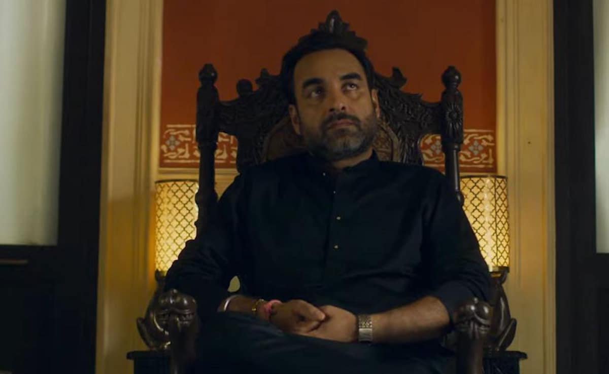 Pankaj Tripathi On Reading "Gossip Stories" About Mirzapur The Movie: "Contracts Zubaan Ko Kas Dete Hain"