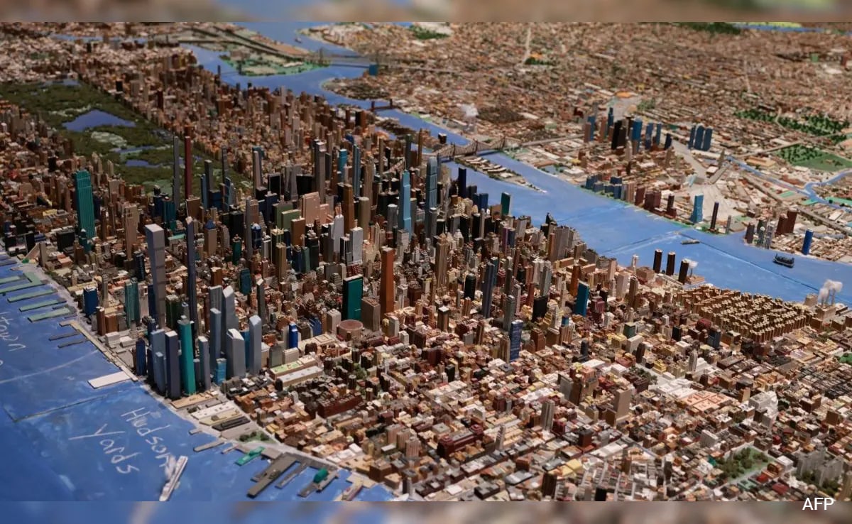 New York Model, Carved In A Basement, Goes On Display