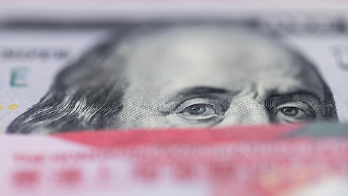 Dollar Gains As Gold, Silver Slide Hurts Commodity Currencies