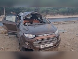Rajasthan: सिरोही में दर्दनाक सड़क हादसा, बीच रास्ते पर रखे ब्लॉक से टकराकर पलटी कार, मची -चीख पुकार