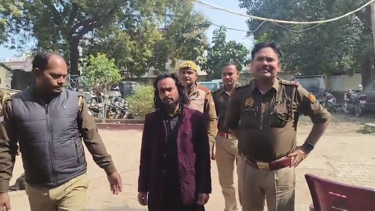 मिर्जापुर जिम धर्मांतरण मामले में पढ़ा लिखा मौलवी गिरफ्तार, तंत्र-मंत्र और ताबीज से करता था आकर्षित