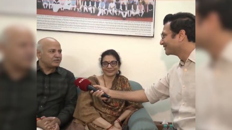 "We Have Won": Manish Sisodia's Call To Wife While She Was Mid-Prayer