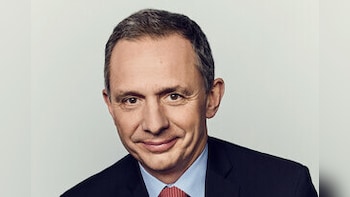 PayPal Appoints Enrique Lores As CEO,  Share Fall After Earnings Miss Analyst Projections