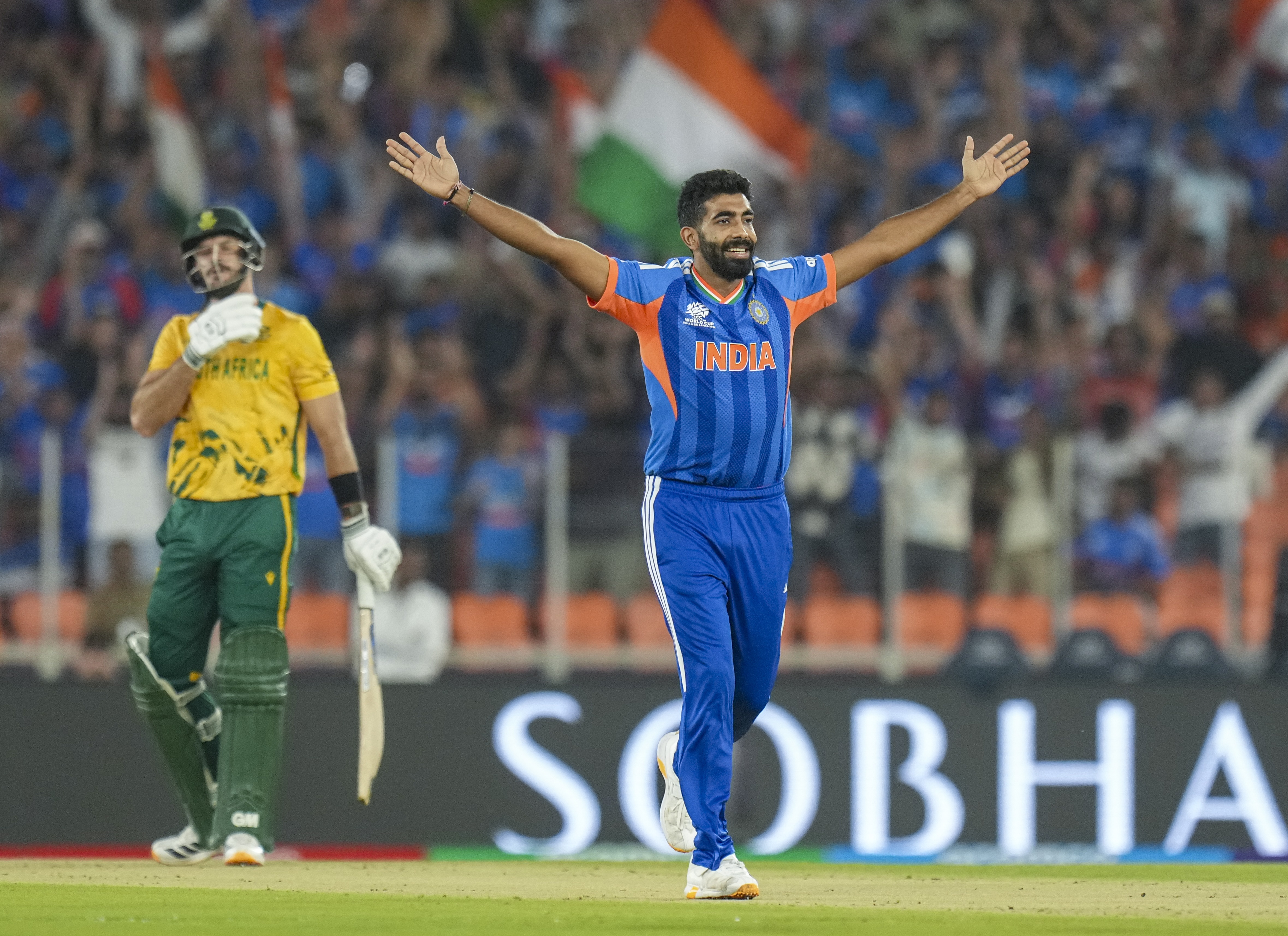 IND vs SA LIVE Score:  पावर प्ले में बुमराह-अर्शदीप के आगे बेबस दिखे दक्षिण अफ्रीकी बल्लेबाज, 41/3 का है स्कोर