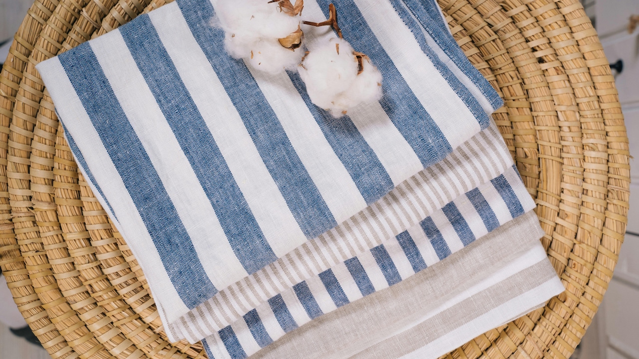 Cotton vs Microfiber Towels: What Works Better For Daily Household Tasks?