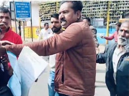 Ujjain News: नगर निगम रिमूवल गेंग प्रभारी ने ठेला व्यापारी को पीटा, आक्रोशित व्यापारियों ने किया चक्का जाम