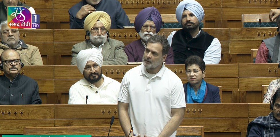 राहुल ने कौन सा नियम तोड़ा? संसद में किताब Quote करने के नियम जानें, जिसे तोड़ने पर जा सकती है सदस्यता