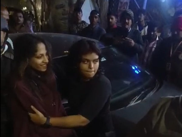 Drunk Bengaluru Women Crash Into Cab, Hit Driver With Helmet, Abuse Crowd
