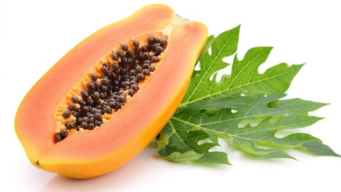 सिर्फ पपीता ही नहीं, इसके बीज और पत्ते भी माने जाते हैं अमृत के समान, जानें आयुर्वेदिक लाभ