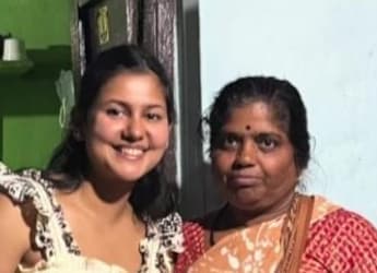 Viral Video: Karnataka Woman Serves Fresh, Homemade Food To Wandering Tourists At Night