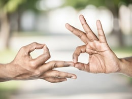 तनाव, चिंता और हाई ब्लड प्रेशर छू भी नहीं पाएगा, बस 10 मिनट करें ये आसान मुद्रा