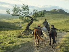 'गेम ऑफ थ्रोन्स' का जादू कायम, तीन एपिसोड के बाद इस सीरीज ने पकड़ी रफ्तार, चौथे एपिसोड को मिली 9.7 की ऐतिहासिक रेटिंग