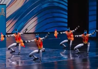 चीनी रोबोट डांस और कठिन मार्शल आर्ट कला से कर रहे हैरान, देखें वीडियो