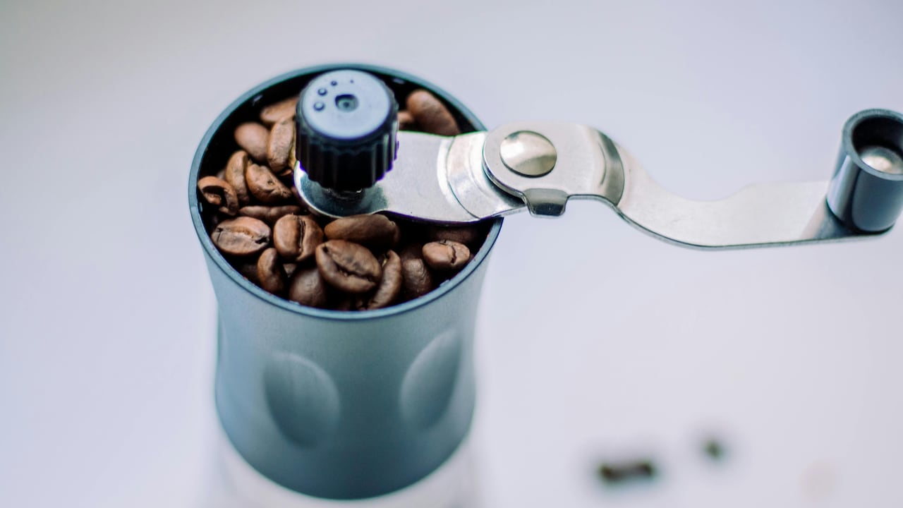 Why Your Mixer Grinder Gives a Burnt Smell and Easy Ways to Prevent It