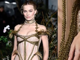 Margot Robbie Wears Bronte-Inspired Bracelet Replica At <i>Wuthering Heights</i> Premiere In London