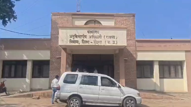 मध्य प्रदेश में फार्मर रजिस्ट्री पर सियासत: अनूपपुर में पटवारी हड़ताल से राजस्व कामकाज ठप