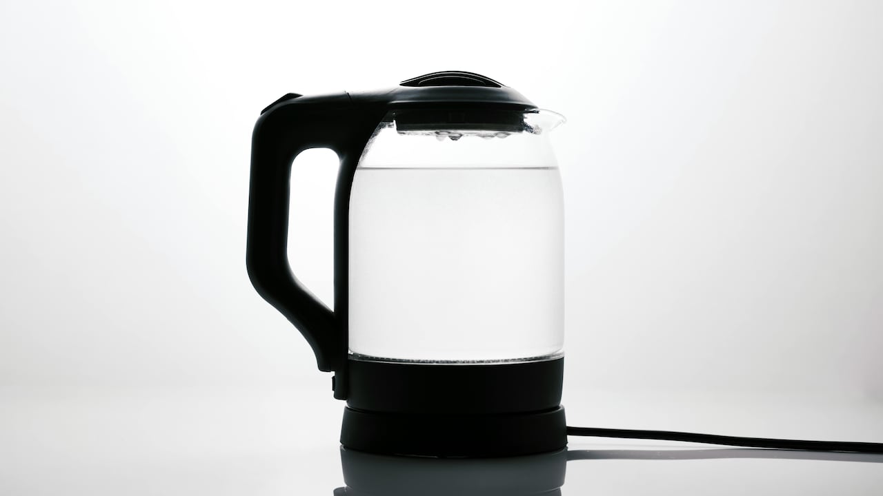 Try these electric kettles that heat fast without giving an awful plastic smell