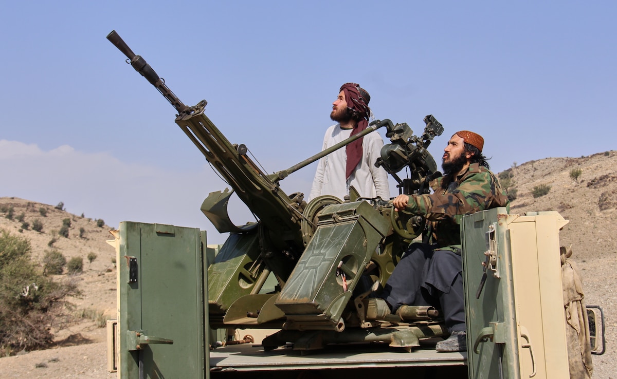 PAK के समर्थन में उतरे ट्रंप, अफगान सेना चीफ की चेतावनी- उंगली का जवाब मुक्के से देंगे, पढ़ें- जंग के 10 बड़े अपडेट्स