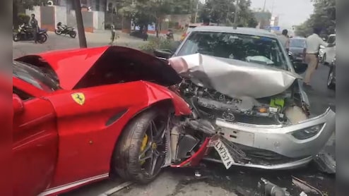 हैदराबाद के पॉश एरिया में 4 करोड़ की फेरारी का कहर, हादसे में तीन घायल