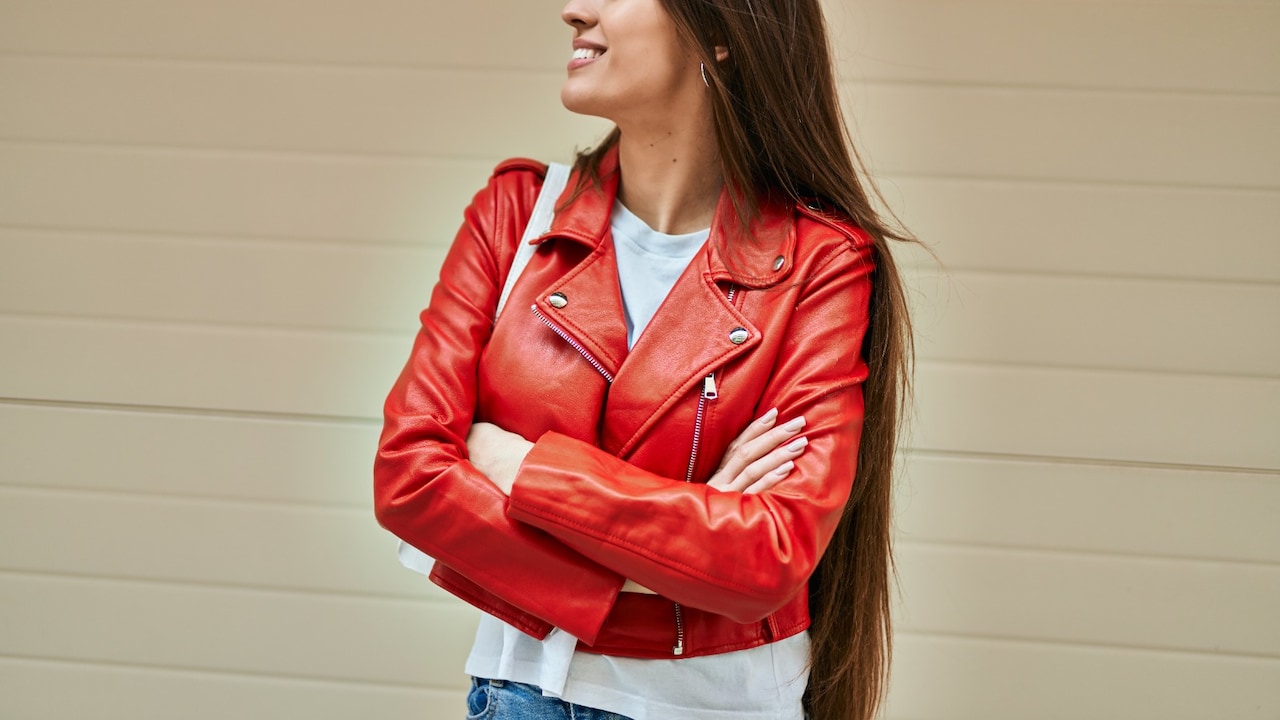 Cropped Jackets: The One Styling Rule That Makes Them Look Expensive