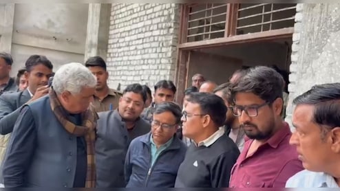 अधिकार&zwj;ियों पर भड़के क&zwj;िरोणी लाल मीणा, बोले- चोर हो, लुटेरों...तुमने देश को खा लिया; शर्म नहीं आती&nbsp;