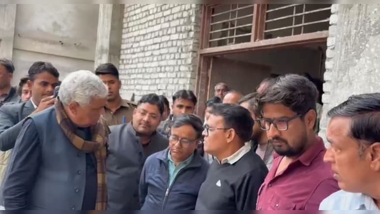 अधिकार&zwj;ियों पर भड़के क&zwj;िरोणी लाल मीणा, बोले- चोर हो, लुटेरों...तुमने देश को खा लिया; शर्म नहीं आती&nbsp;