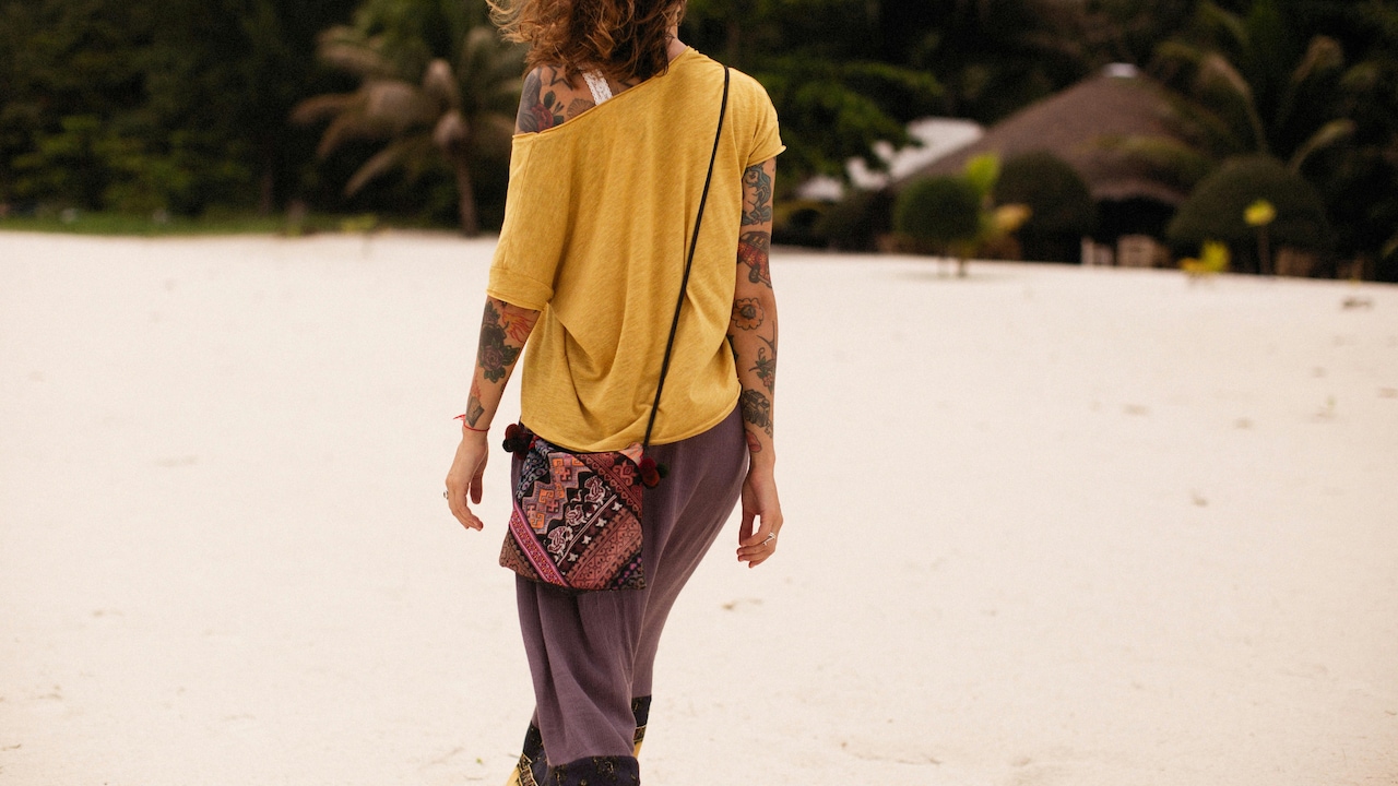 Best Sling Bag Size For Daily Use: How To Choose For Daily Use And Everyday Outfits