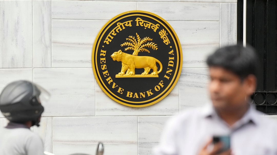 RBI Eases Branch Norms For Gold Loan NBFCs — Check Key Beneficiaries
